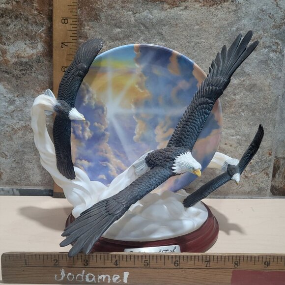 Bradford Exchange Decorative 3D Plate Flying Eagle Figurine On Wings of Faith Be - Picture 10 of 13